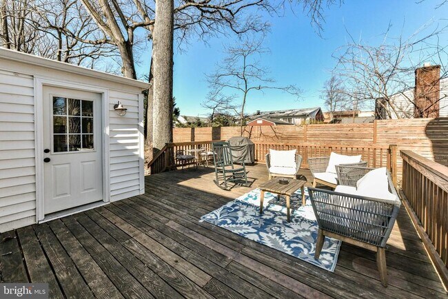 Building Photo - 7308 Poplar Ct