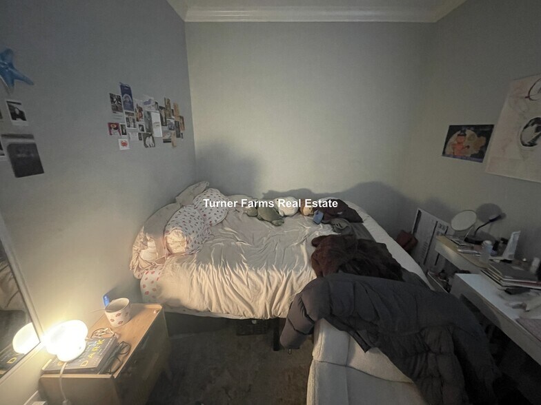 Building Photo - 47 Beech Glen St