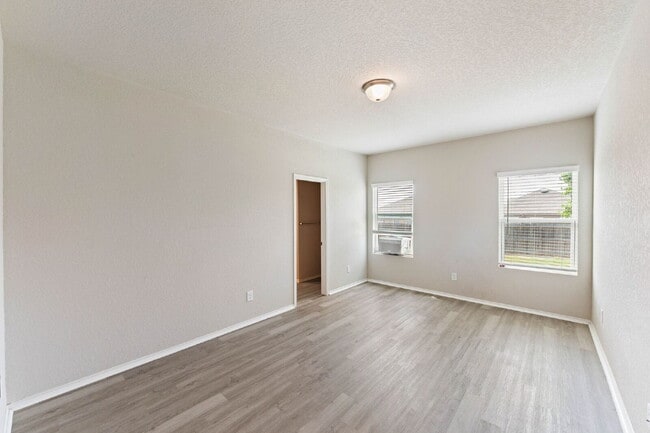 Building Photo - Comfortable Living in Converse – 3 Bedroom...