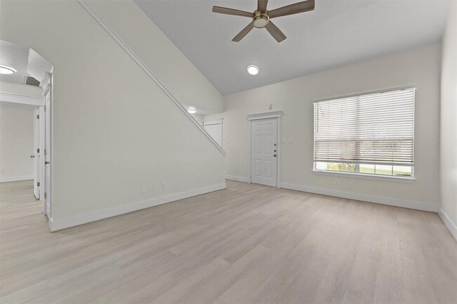 Building Photo - 1430 Suffield Ct