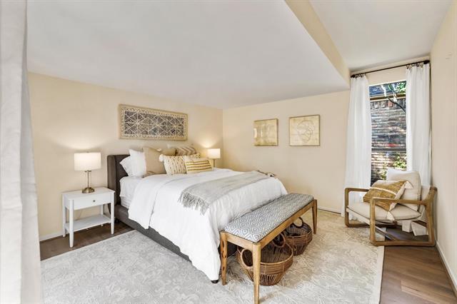 Building Photo - 4338 Travis St