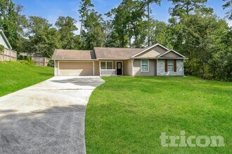 Building Photo - 10951 Royal Forest Dr