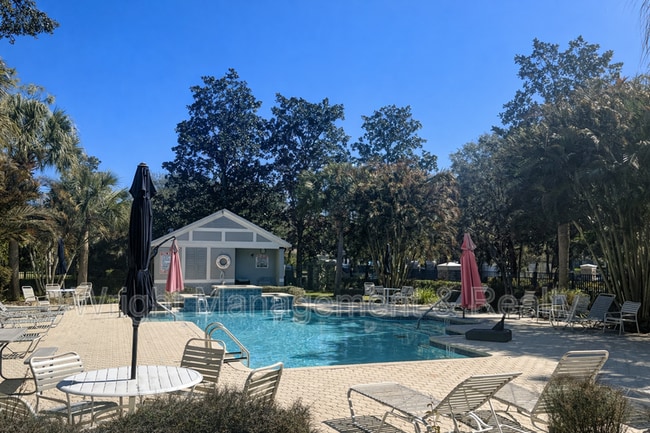 Building Photo - 6040 Sandhill Ridge Dr