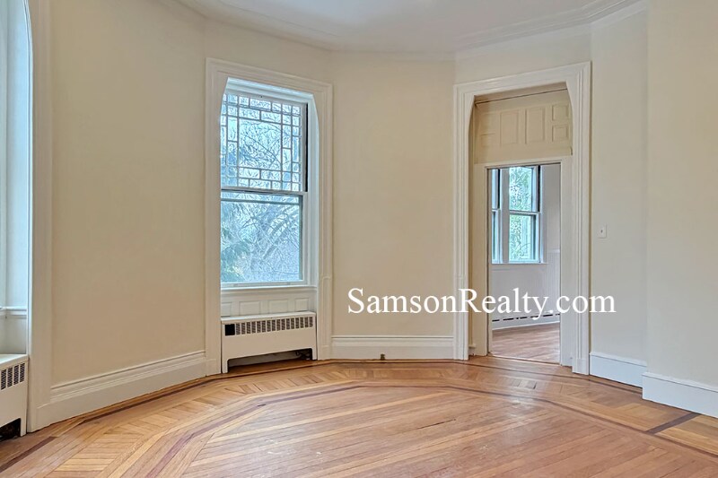 Building Photo - 314 Angell St