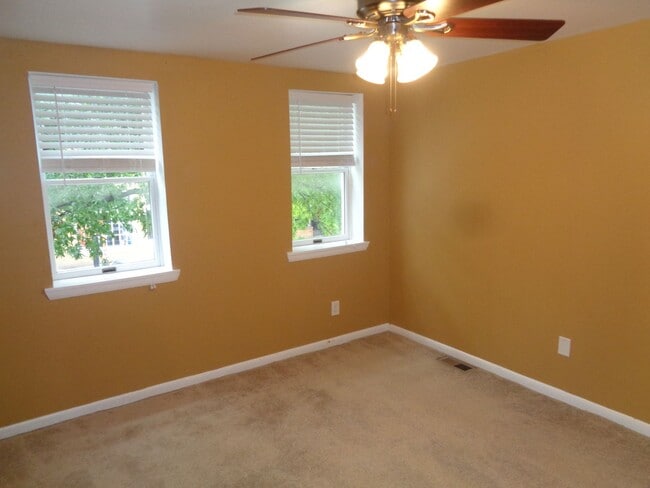 Building Photo - 1917 Fleet St