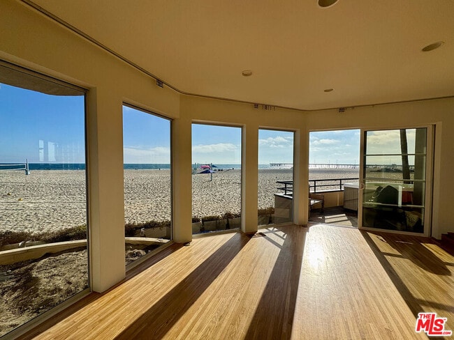 Primary Photo - 3505 Ocean Front Walk