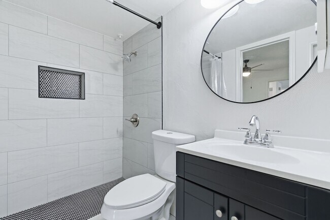 Building Photo - 3101 Sondra Dr