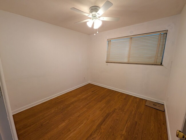 Building Photo - Kenwood Charmer - Section 8 Friendly