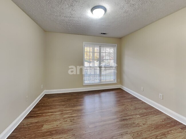 Building Photo - 2710 Meadow Gate Way