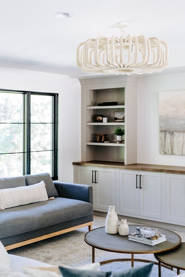 Building Photo - Custom Remodeled 4bd/4ba House in Greenwoo...