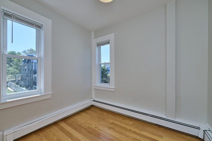 Building Photo - 67 Wheatland St