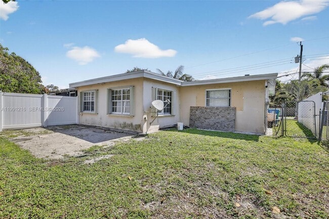 Building Photo - 2521 NW 72nd Ave