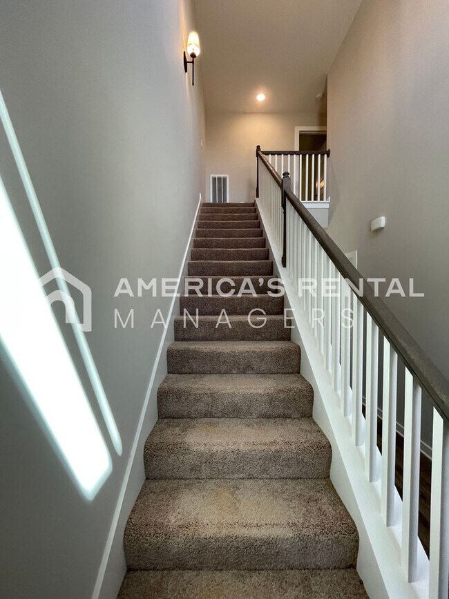 Building Photo - Home for Rent in Cullman, AL!! Available to view NOW!!! Sign a lease by 2/28 to receive HALF OFF ...