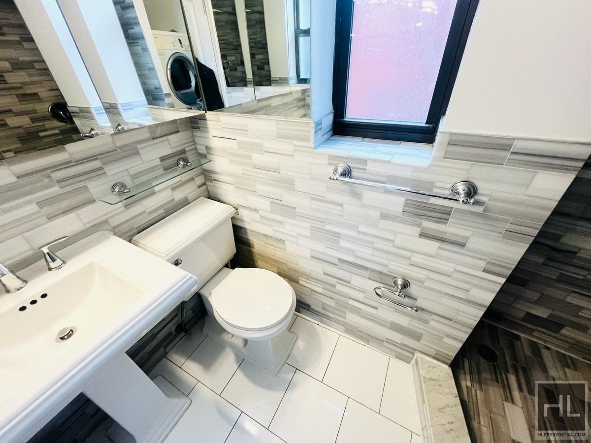 Building Photo - Elizabeth Street