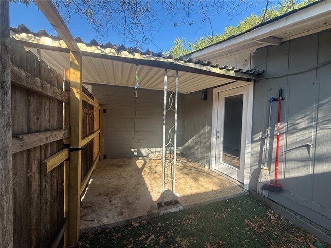 Building Photo - 5901 Nancy Dr