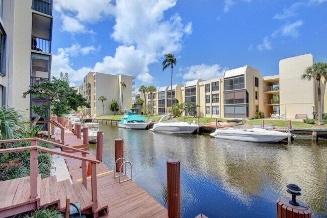 Building Photo - 26 Royal Palm Way