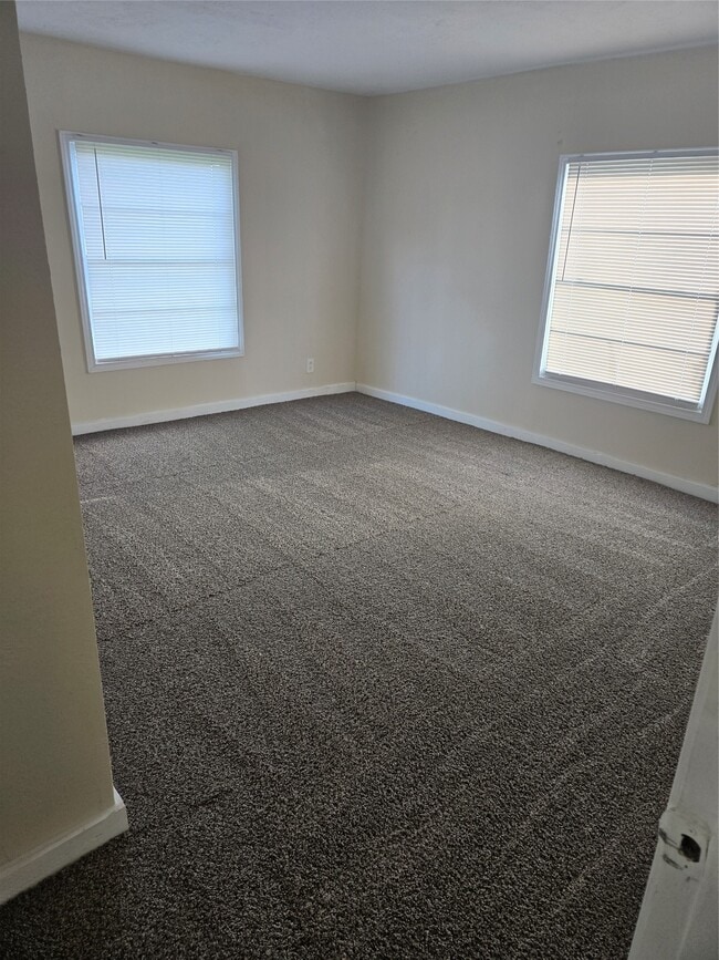 Building Photo - 2216 3rd St