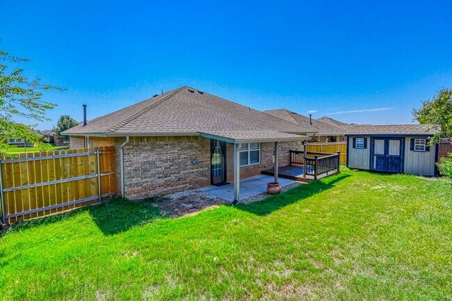 Building Photo - Beautiful three bedroom home with in-ground storm shelter!