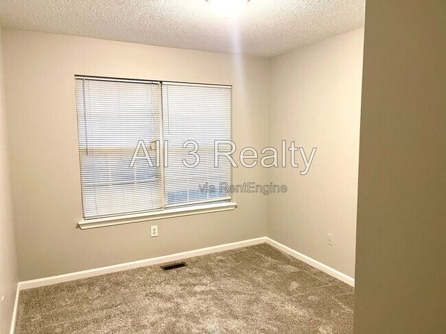 Building Photo - 2373 Brianna Dr