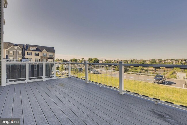 Building Photo - 8225 Secluded Cove Ln