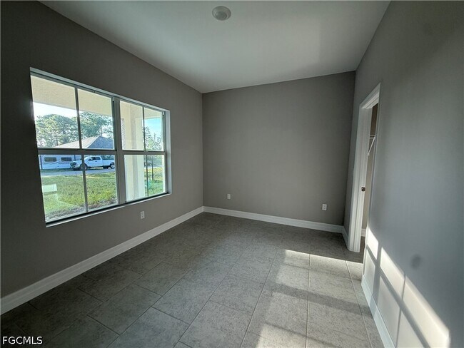 Building Photo - 505 Greenbriar Blvd