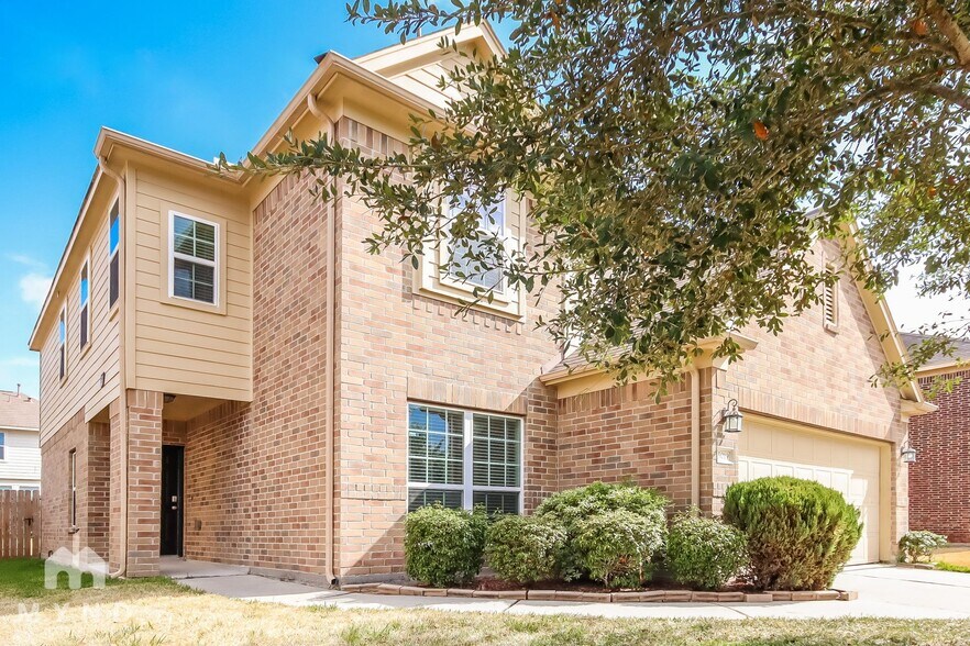 Primary Photo - 5019 Forest Hurst Dr