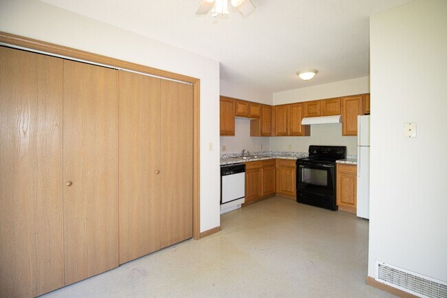 Building Photo - 3613 Greeley Dr