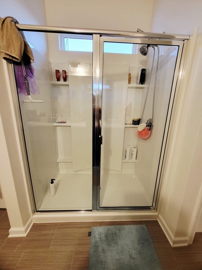 Building Photo - 366 Crandon Rd