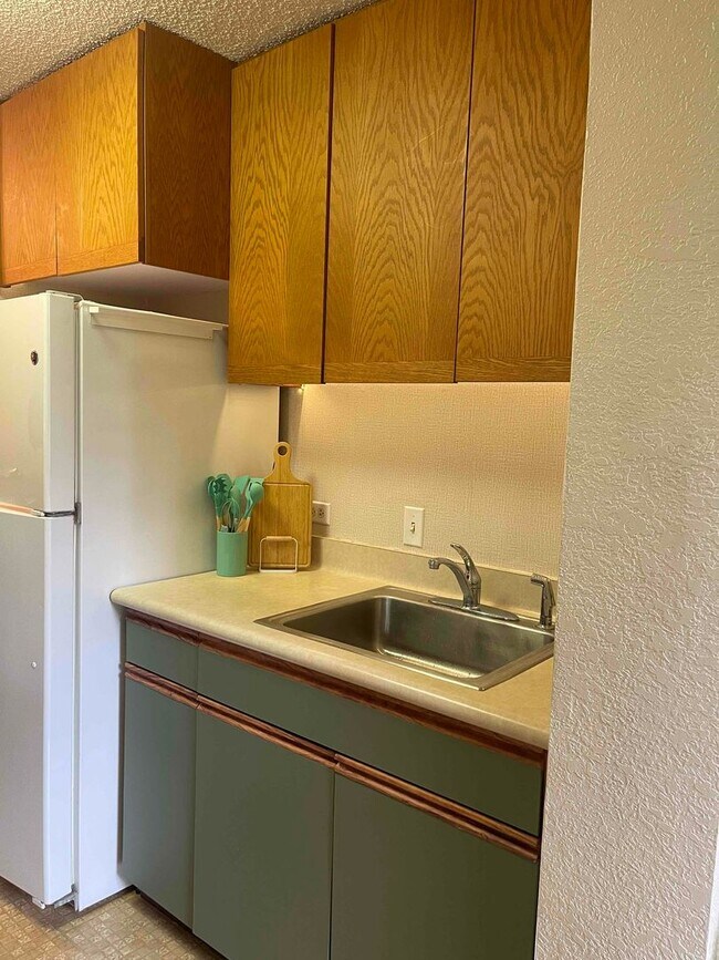 Building Photo - Fabulous Unit in Waikiki!