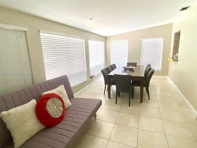 Building Photo - Southwest 77th Avenue, Pinecrest, FL 33156...