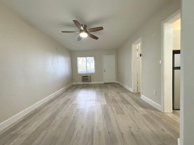 Building Photo - STUDIO AVAILABLE IN THE HEART OF DOWNTOWN LA JOLLA!