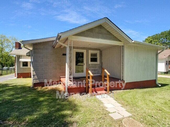 Building Photo - 311 Mc Dowell St