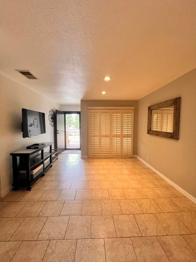 Building Photo - 2821 Los Felices Cir W