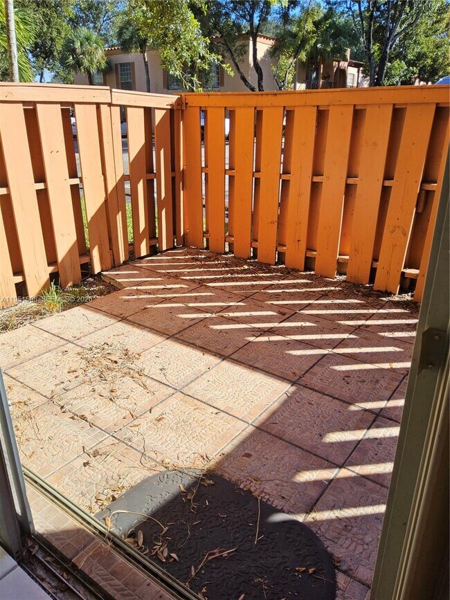 Building Photo - 7115 Miami Lakes Dr