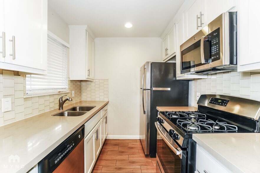 Building Photo - 2336 Villanova Cir