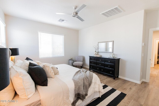 Building Photo - 3726 E Flower St