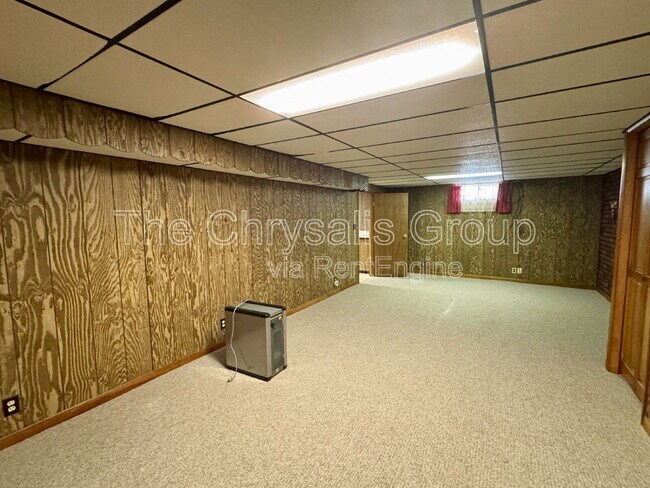 Building Photo - 1525 Clark St