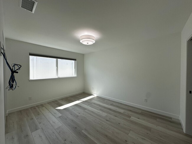 Building Photo - Live the Coastal Lifestyle in Cardiff