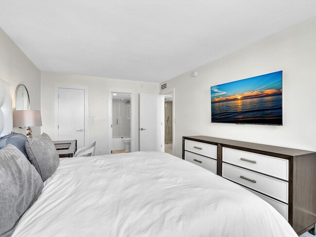 Building Photo - 1421 S Ocean Blvd