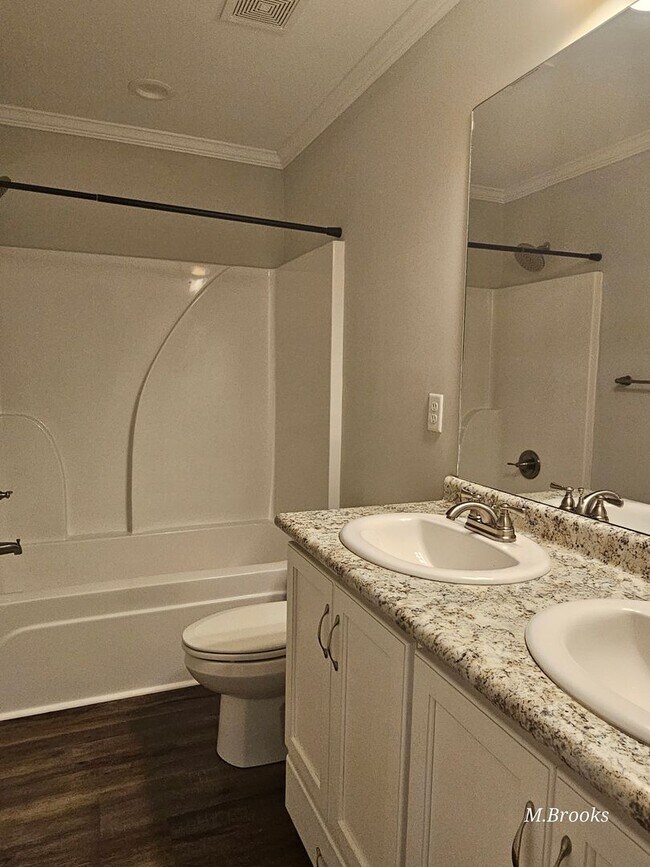 Building Photo - 1704 Almond Tree Pl
