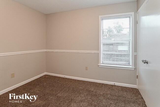 Building Photo - 4505 Laird Dr
