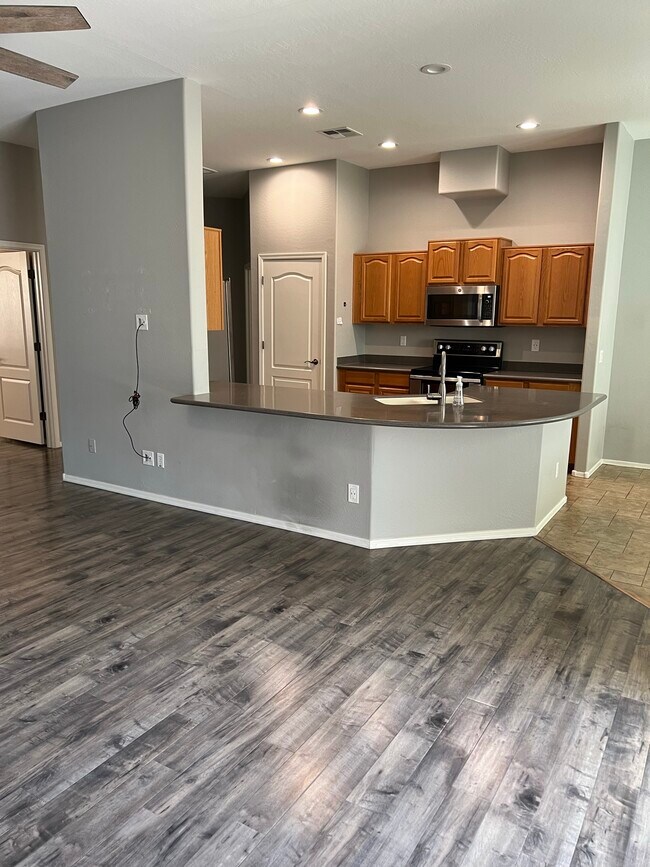 Building Photo - 25 S Quinn Cir