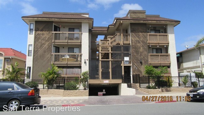 Primary Photo - 4074 Swift Ave