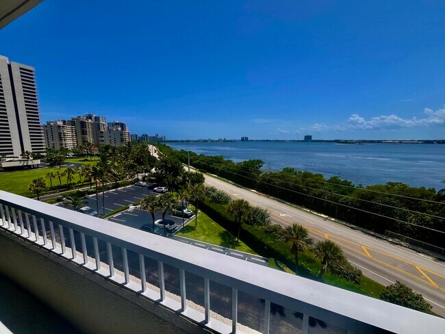 Building Photo - 5550 N Ocean Dr