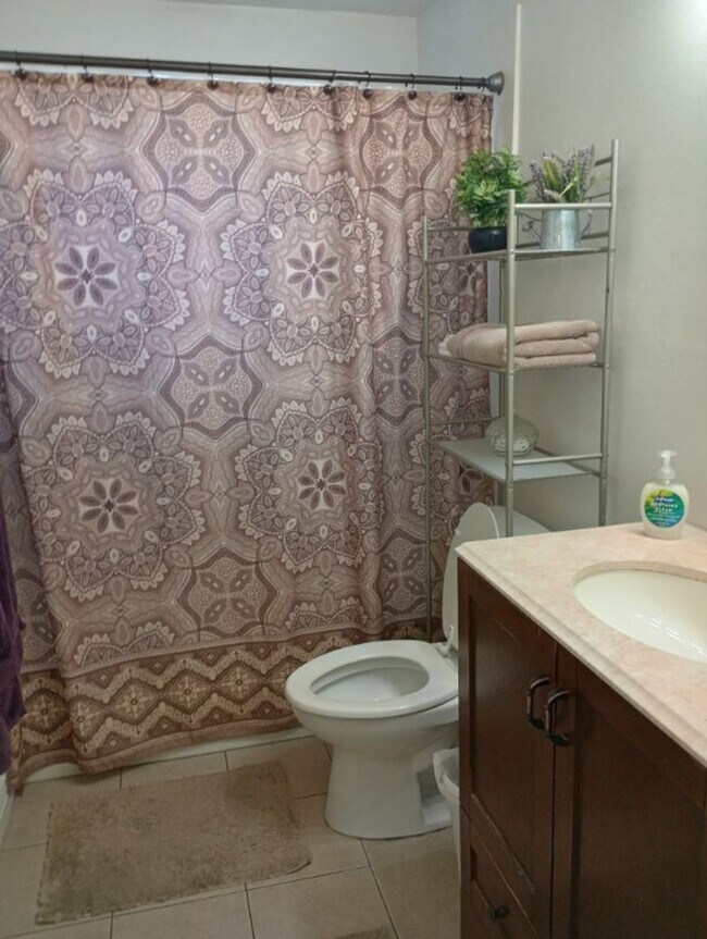 Building Photo - Cozy 2 Bedroom in Downtown Provo
