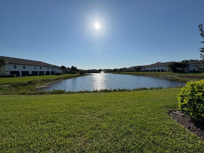 Building Photo - 9093 Gervais Cir