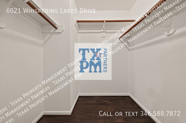 Building Photo - 6021 Whispering Lakes Dr
