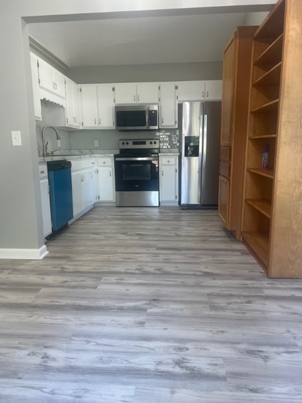 Building Photo - 4404 Stoneview Dr