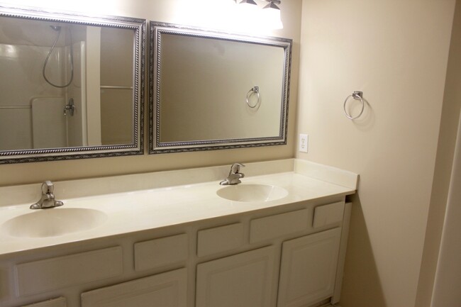 Building Photo - 1218 Wordsworth Ct