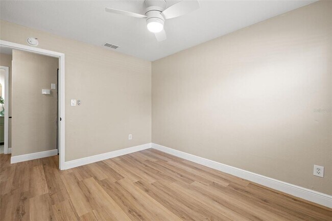 Building Photo - 2066 62nd Pl S